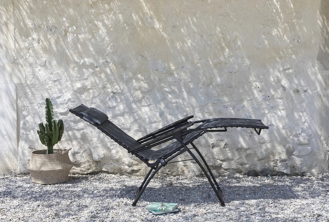 Stylish lounging chair
