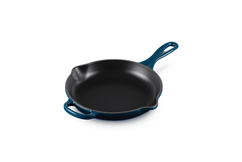 Cast Iron Signature Skillet, 9"