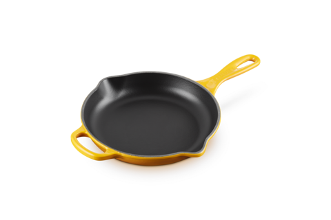 Cast Iron Signature Skillet, 9"