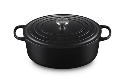 Le Creuset Signature Oval Oven, 8 qt. Le Creuset
