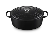 Le Creuset Signature Oval Oven, 8 qt. Le Creuset