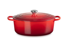 Le Creuset Signature Oval Oven, 8 qt. Le Creuset
