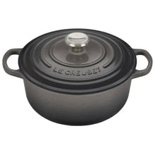 Le Creuset Signature Round Dutch Oven, 4.5 qt. Le Creuset