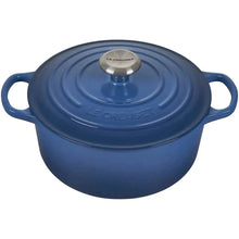 Le Creuset Signature Round Dutch Oven, 4.5 qt. Le Creuset