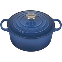 Le Creuset Signature Round Dutch Oven, 4.5 qt. Le Creuset