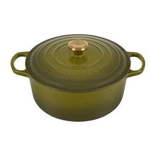 Le Creuset Signature Round Dutch Oven, 5.5 qt. Le Creuset