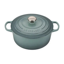 Le Creuset Signature Round Dutch Oven, 5.5 qt., [product_price]- Greenhouse Home