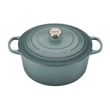 Le Creuset Signature Round Dutch Oven, 7.25 qt., [product_price]- Greenhouse Home