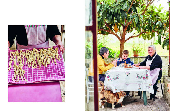 Pasta Grannies: The Official Cookbook Chronicle Books