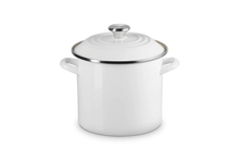 Traditional 8 qt. Stockpot Le Creuset