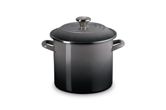 Traditional 8 qt. Stockpot Le Creuset