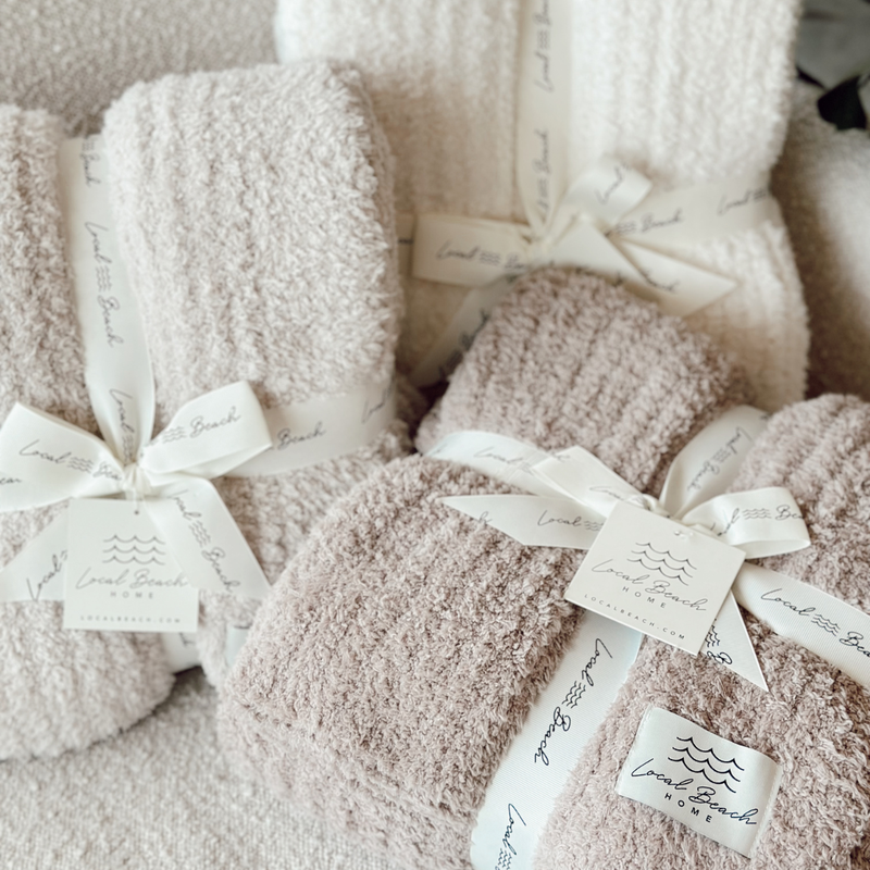 Solid Ribbed Luxe Home Cozy Blanket: Cream