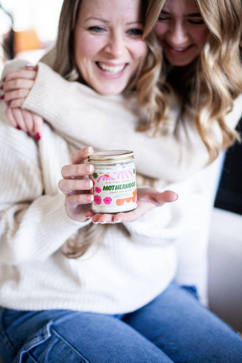 Austy Lou Ain't No Hood Like Motherhood 9oz Soy Candle