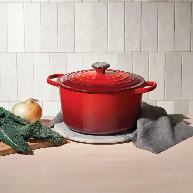 Signature Deep Round Oven 6.5Qt