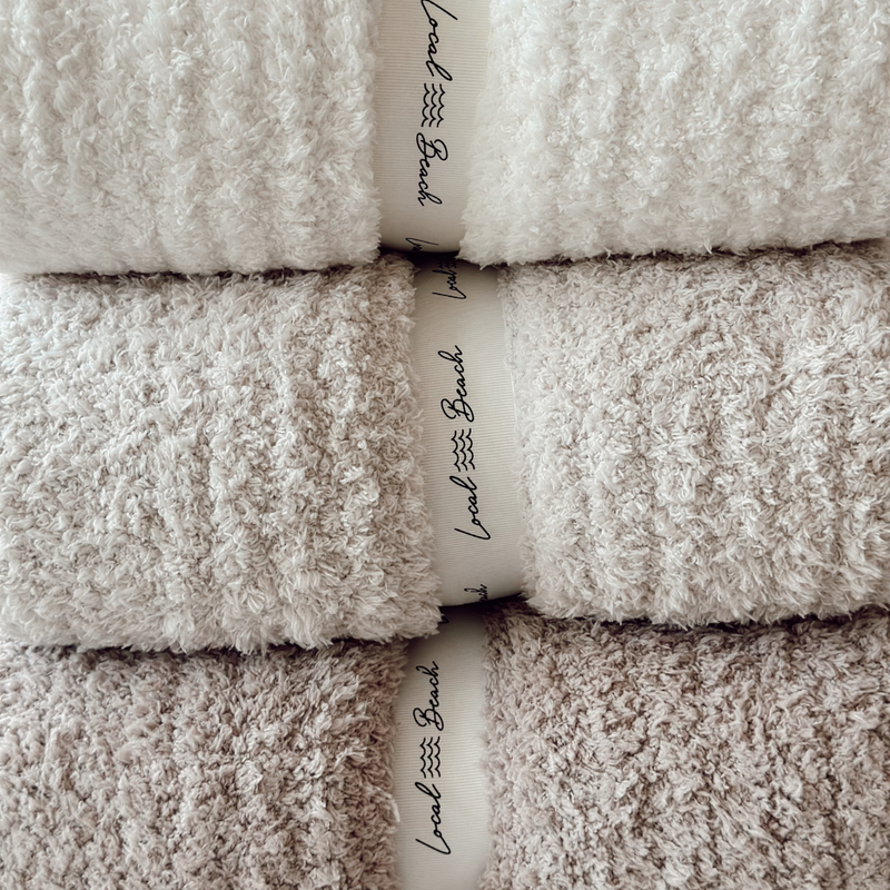 Solid Ribbed Luxe Home Cozy Blanket: Cream