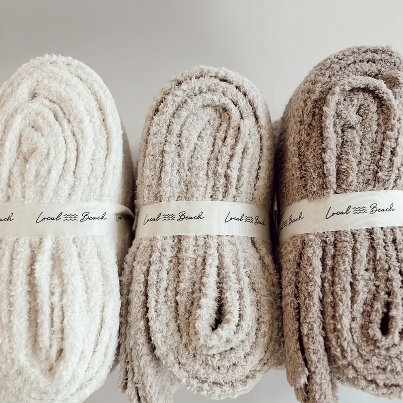 Solid Ribbed Luxe Home Cozy Blanket: Cream